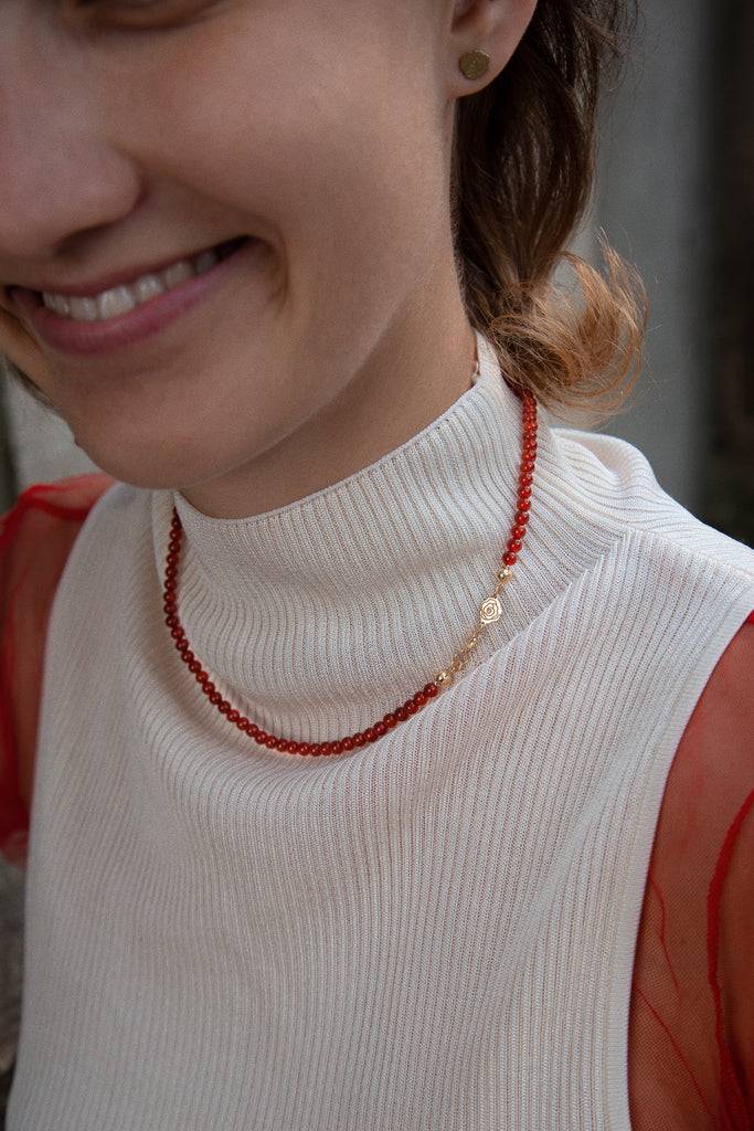 JUKSEREI ROSE CARNELIAN NECKLACE Sonderangebot der Fabrik