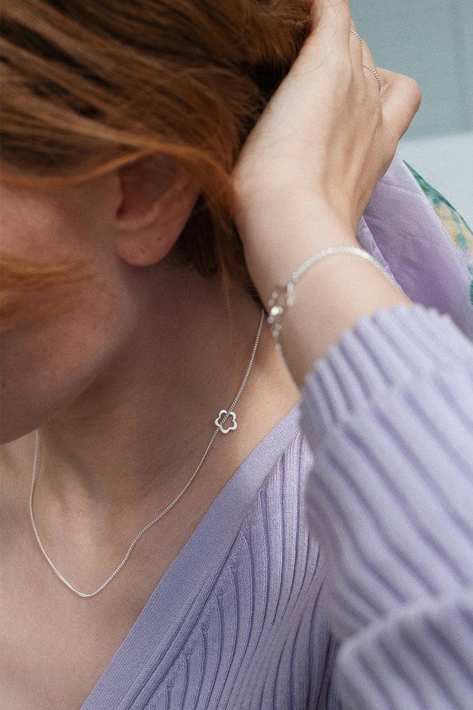 JUKSEREI FLYING FLOW NECKLACE Kostenlose Rückgabe