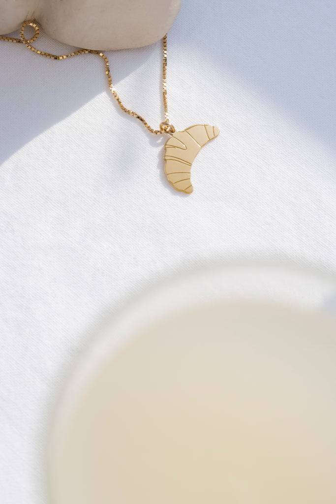 JUKSEREI CROISSANT NECKLACE Begrenzte Freigabe