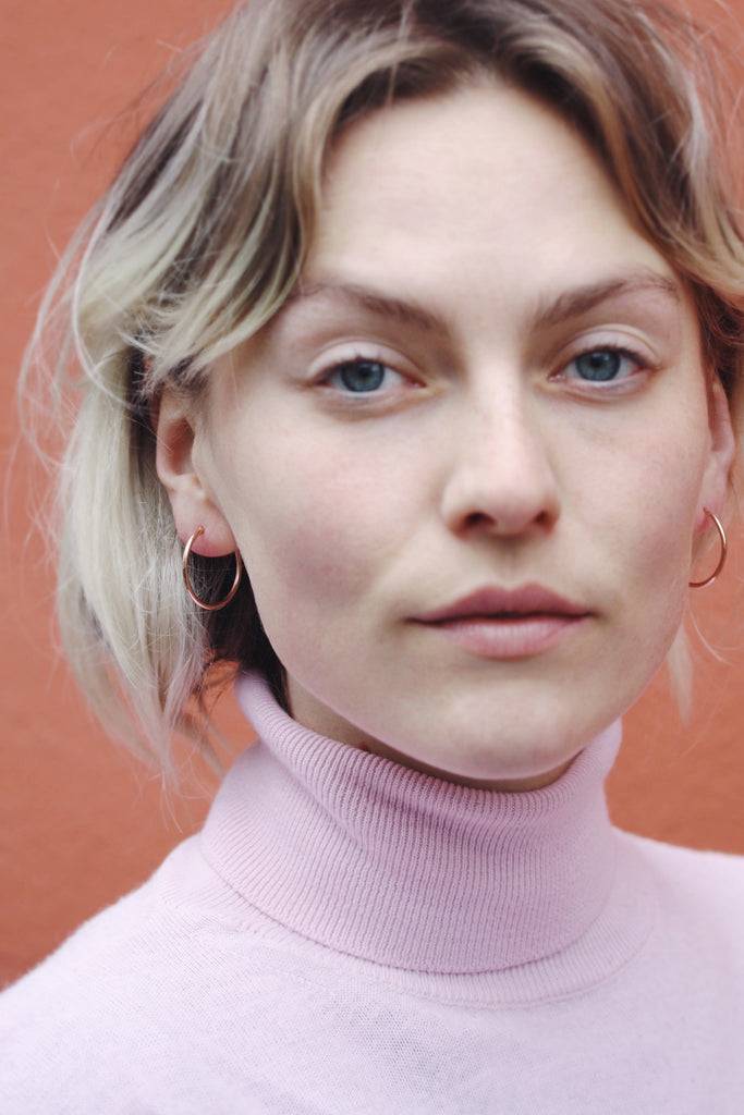 JUKSEREI HOOP EARRINGS Super Rabatt