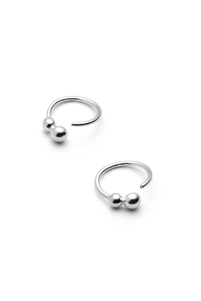 JUKSEREI POLLEN TWIST EARRINGS 50% Rabatt mit kostenlosem Versand