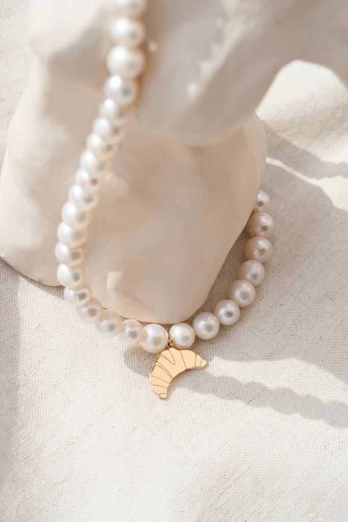 JUKSEREI CROISSANT PEARL NECKLACE Fabrikladen