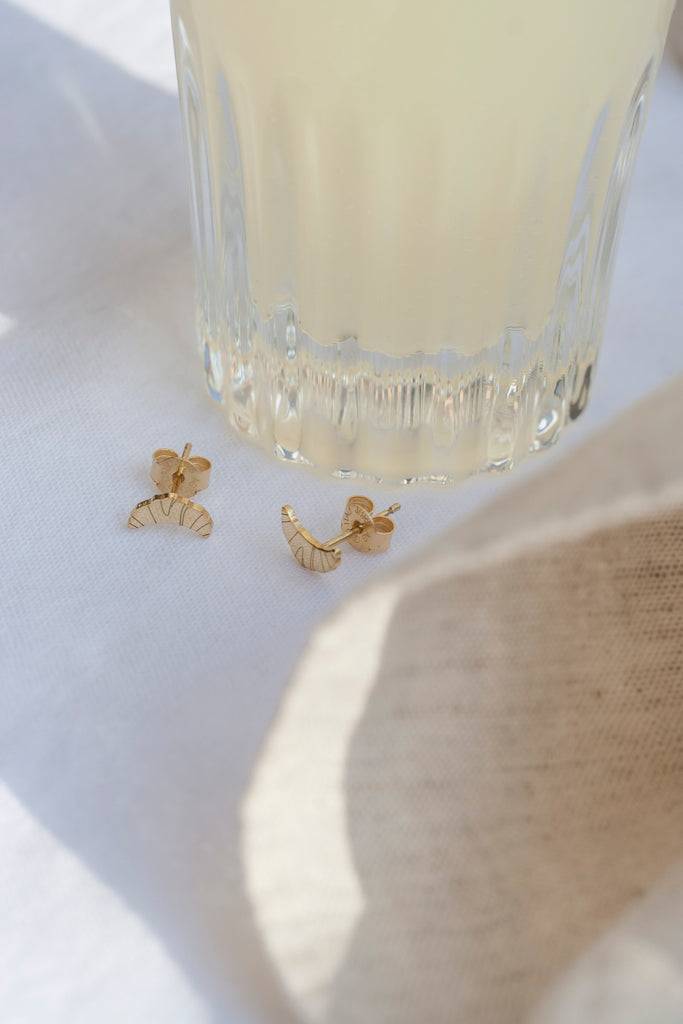 JUKSEREI CROISSANT EAR STUDS Begrenzt auf 3 Tage