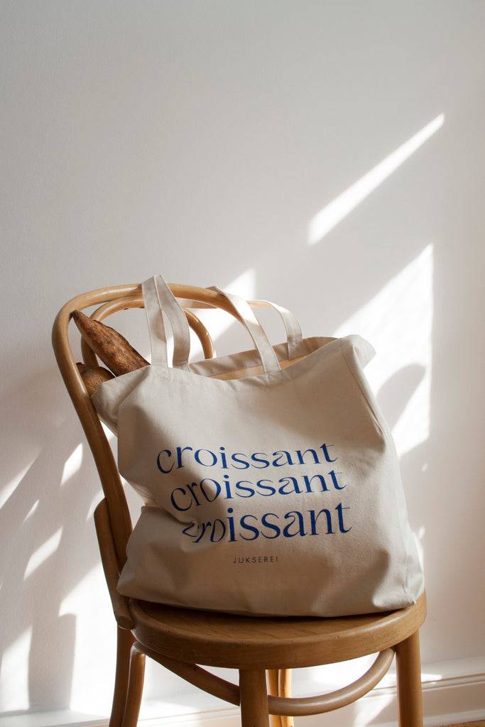 JUKSEREI TOTE BAG · CROISSANT im Angebot