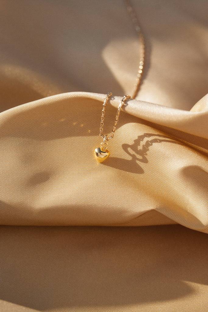 JUKSEREI AMORE NECKLACE Zeitlich begrenztes Angebot