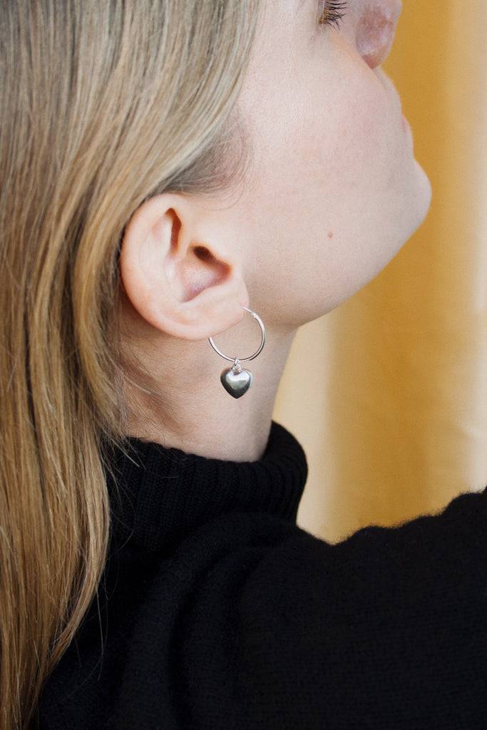JUKSEREI AMORE CHARM EARRINGS Neuheiten
