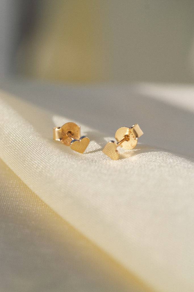 JUKSEREI AMORE EAR STUDS Bestseller
