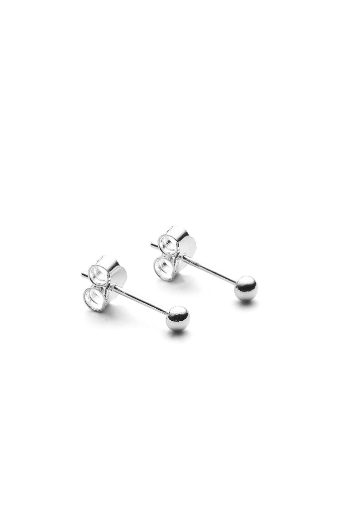 JUKSEREI SIGRID XS EAR STUDS Kauf eins, bekomm eins gratis