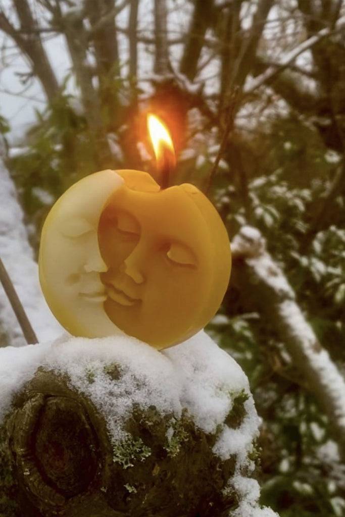JUKSEREI SOLLYS · MOON/SUN BEESWAX CANDLE Super Rabatt
