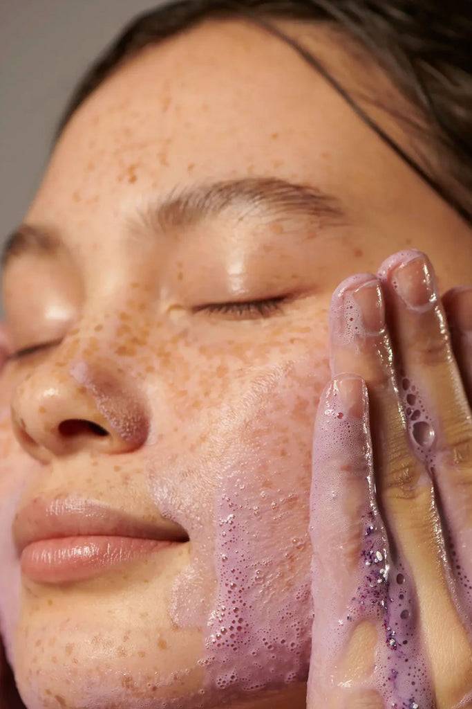 JUKSEREI MERME · FACIAL CLEANSER WITH PURPLE CARROT Speichern exportieren