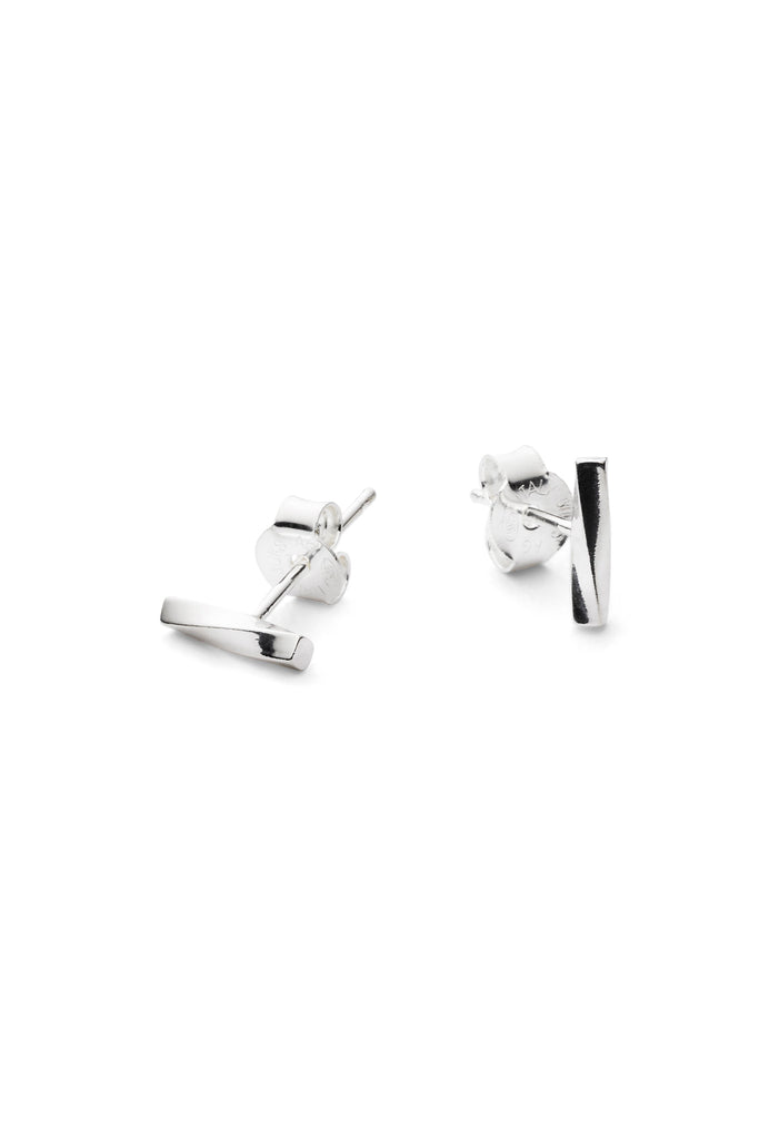 JUKSEREI EMBER EAR STUDS Limitierter Zeitrabatt