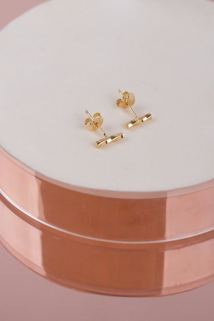 JUKSEREI EMBER EAR STUDS Limitierter Zeitrabatt