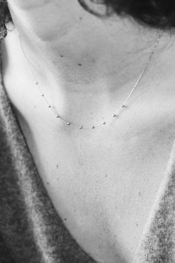 JUKSEREI LULU NECKLACE Große Rabatte