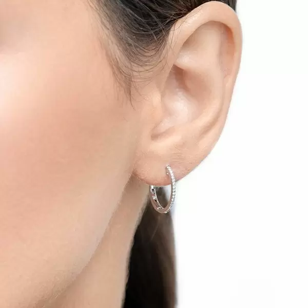 Leaf Jewelry Creole Circle S mit Diamanten, 15mm, 18 K Weißgold Kauf eins, bekomm eins gratis