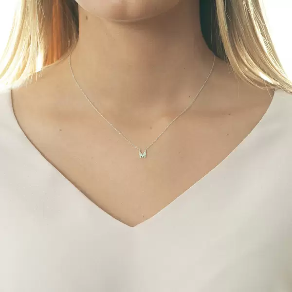 Leaf Jewelry Halskette Letter "M", 14 K Weißgold mit Diamanten Neueste Mode