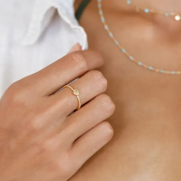 Leaf Jewelry Ring Twist mit Plättchen, 18 K Gelbgold vergoldet, Größe 50 Begrenzt auf 3 Tage