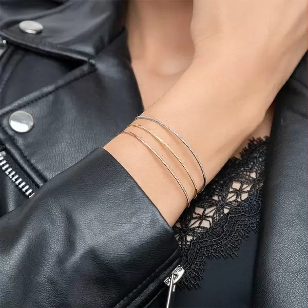 Leaf Jewelry Armreif Circle mit Diamanten, 18 K Rosegold Kauf eins, bekomm eins gratis