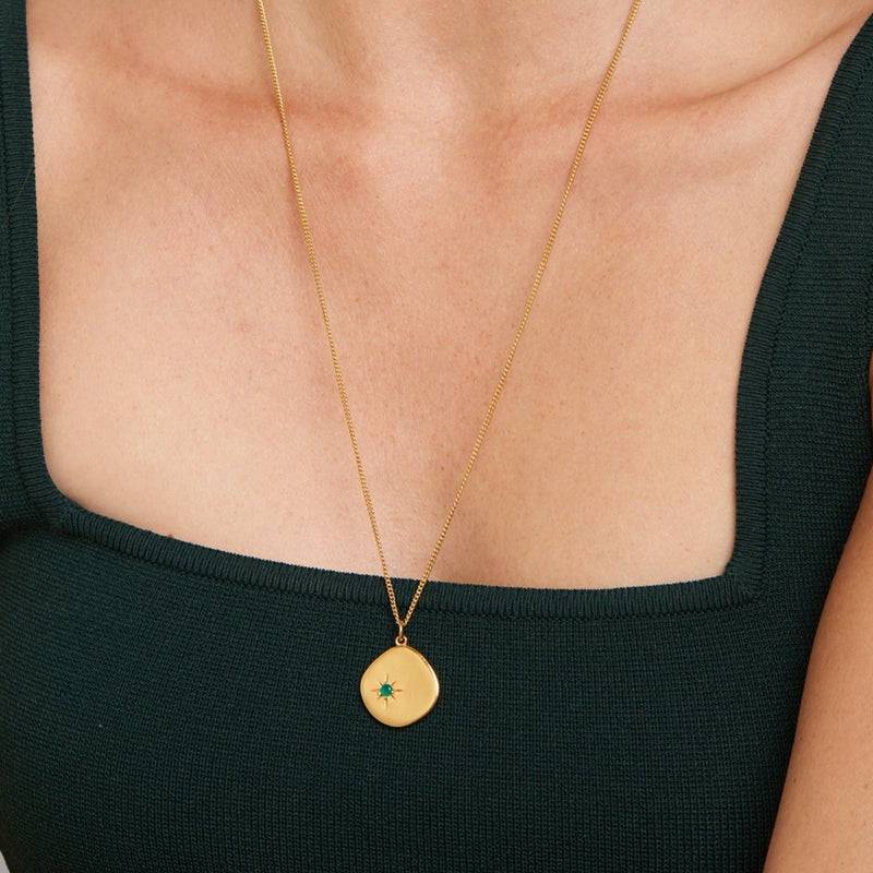 Mosuo Jewellery Geburtsstein Halskette Mai - Vermeil & Grüner Onyx 50% Rabatt mit kostenlosem Versand