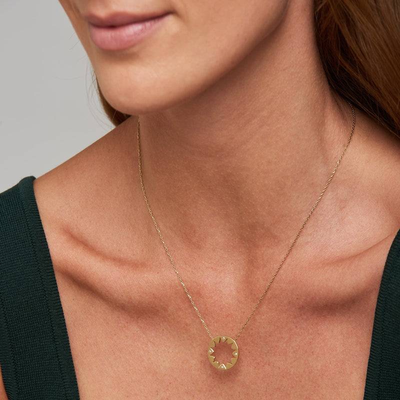 Mosuo Jewellery Sonnen Diamant Anhängerkette Valentinstagsangebot