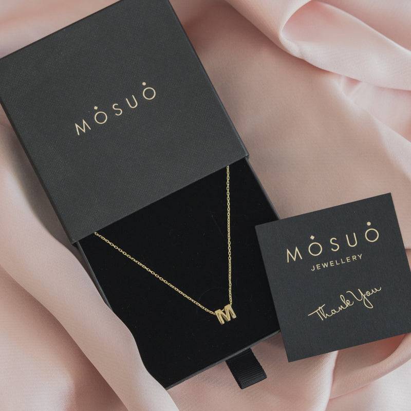 Mosuo Jewellery Diamant Buchstaben Halskette “M” - Vermeil Sonderangebot der Fabrik