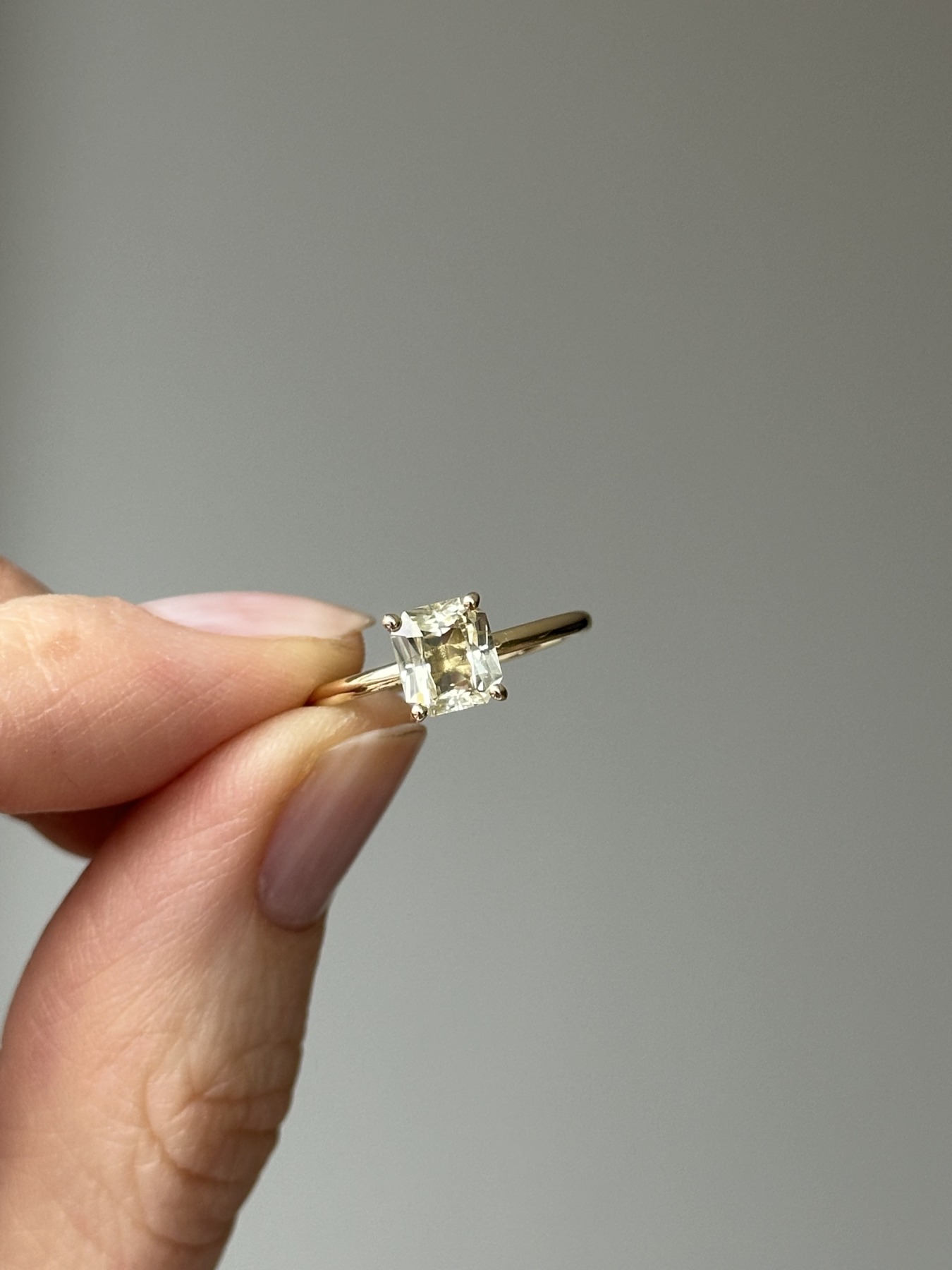 Nina Kastens Yellow Sapphire Ring Zeitlich begrenztes Angebot