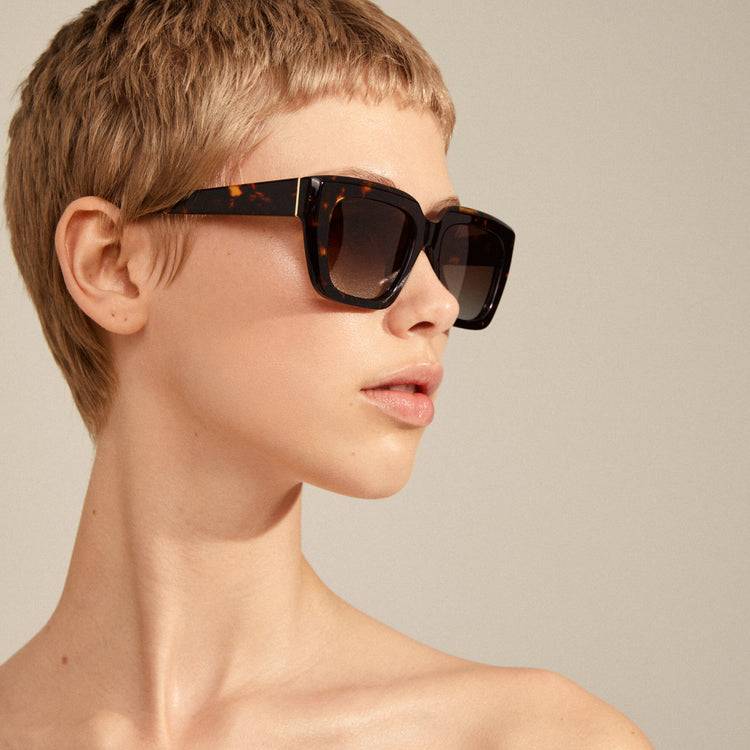Pilgrim JOGLI Recycelte Sonnenbrille Schildpatt-Braun/Gold Heißer Verkauf