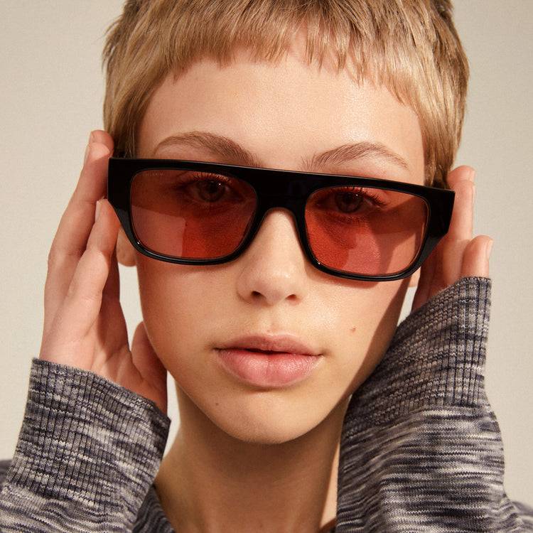 Pilgrim ENIEL Recycelte Sonnenbrille Schwarz/Gold Schlussverkauf