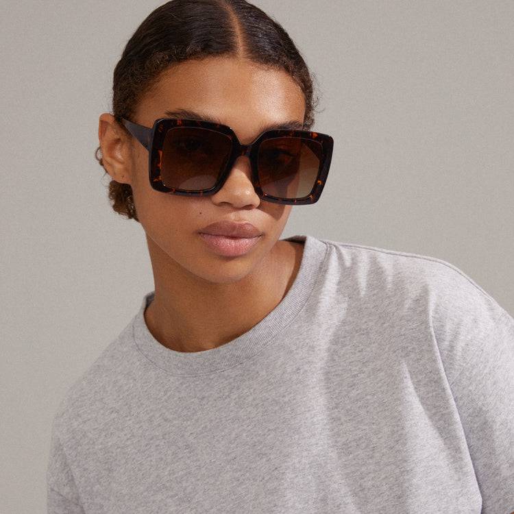 Pilgrim LUCIANA Oversized Vintage-Sonnenbrille in braunem Schildpatt Discount Store für neue Produkte