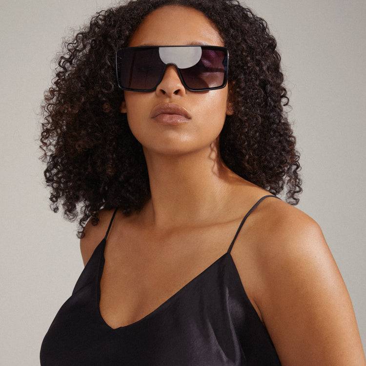 Pilgrim OCEANE eckig geformte Shield-Sonnenbrille schwarz Clearance-Verkauf