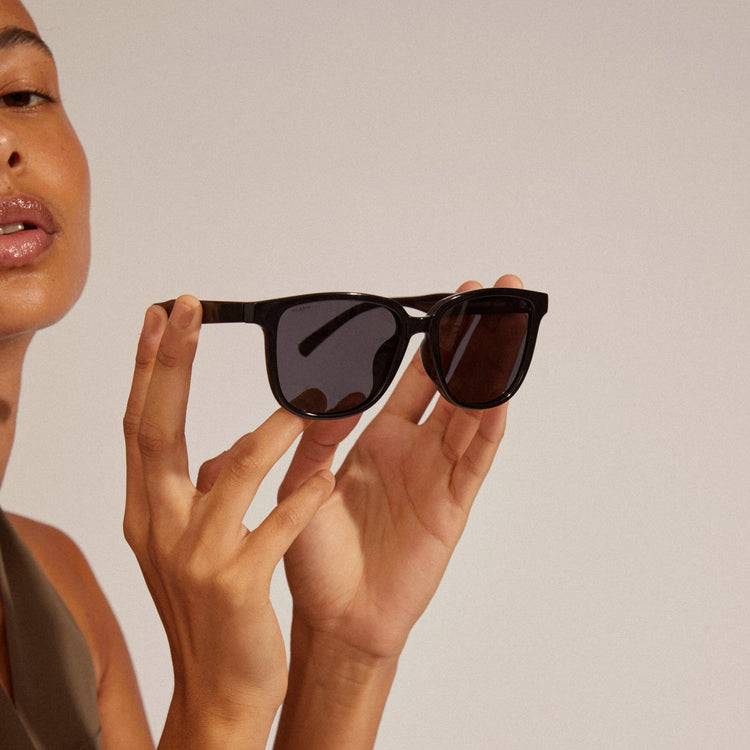 Pilgrim JAMILA recycelte Sonnenbrille schwarz Black Friday Preise