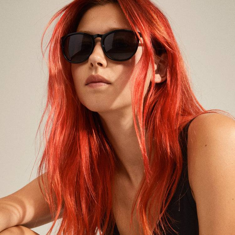 Pilgrim CAMILLA recycelte klassische Sonnenbrille schwarz 50% Rabatt für begrenzte Zeit
