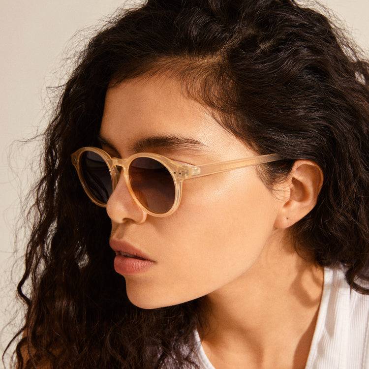Pilgrim KYRIE klassische runde Sonnenbrille hellbeige Angebote