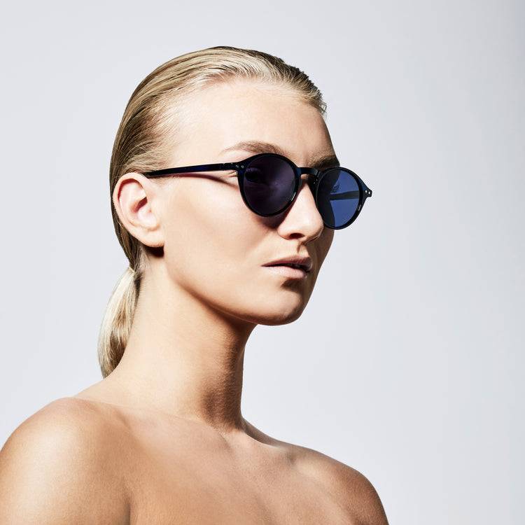 Pilgrim ROXANNE klassische runde Sonnenbrille, blau Exklusive Angebote