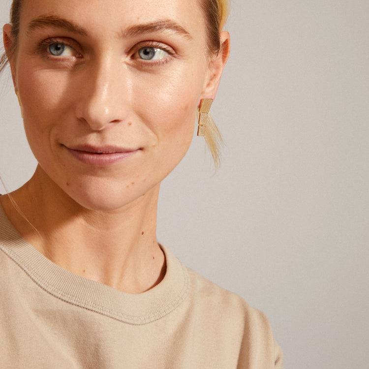 Pilgrim KLAUDIA recycelte Ohrringe vergoldet Kostenlose Rückgabe