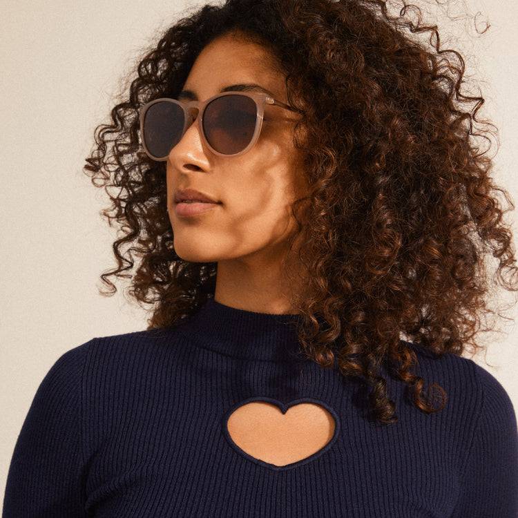 Pilgrim VANILLE Sonnenbrille hellgrau/Gold Großer Ausverkauf