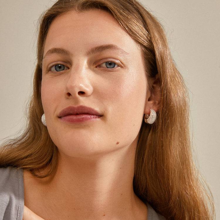 Pilgrim NAOMI recycelte Kristall-Hoops versilbert 50% Rabatt für begrenzte Zeit