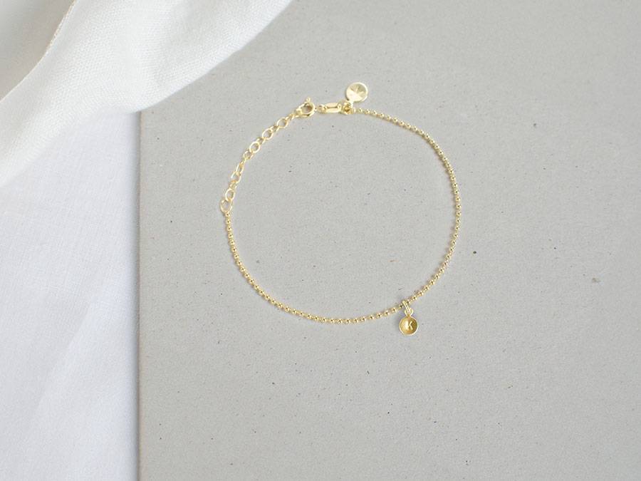 Renna Deluxe Kugel Armband mit BUCHSTABEN Gold Saisonale Angebote