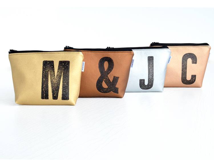 Renna Deluxe Kosmetiktasche Metallic KUPFER mit Buchstabe / vegan Exklusivangebot