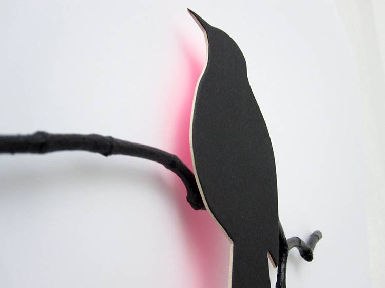 Renna Deluxe Drossel in Schwarz mit Glow in NeonPINK _ Wandobjekt Super Sparpreis