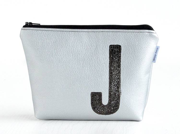 Renna Deluxe Kosmetiktasche Metallic SILBER mit Buchstabe Kostenloser Versand international