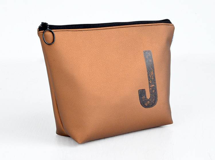 Renna Deluxe Waschtasche Metallic BRONZE mit Buchstabe personalisiert, vegan Fabrikverkauf