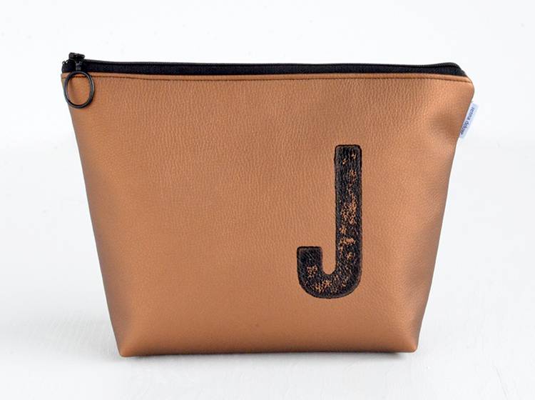 Renna Deluxe Waschtasche Metallic BRONZE mit Buchstabe personalisiert, vegan Fabrikverkauf