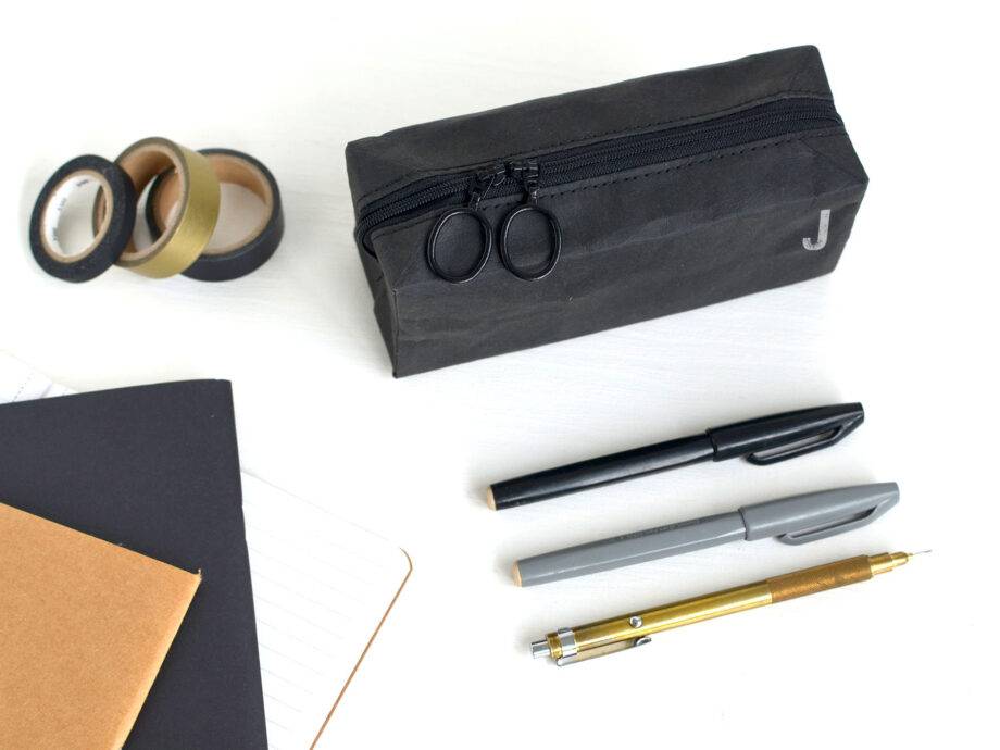 Renna Deluxe Federmäppchen mit Monogramm personalisiert in Schwarz Osterangebot