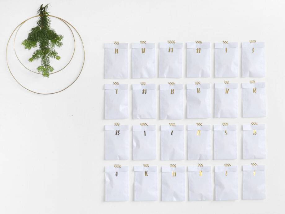 Renna Deluxe Adventskalender SILBER metallic mit weißen Tüten Tägliche Deals