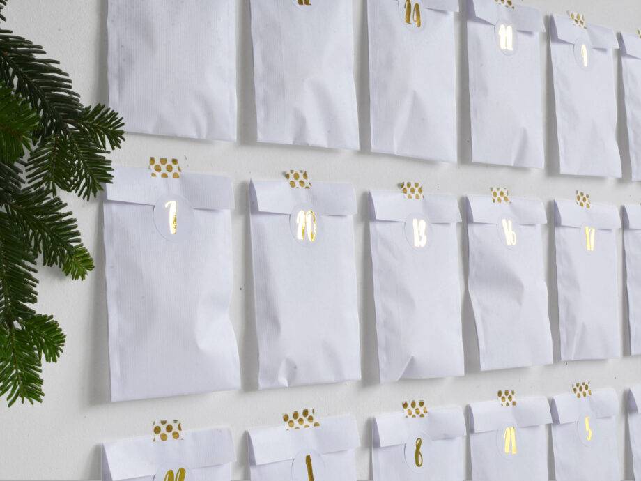 Renna Deluxe Adventskalender Gold metallic mit weißen Papiertüten Rabatt
