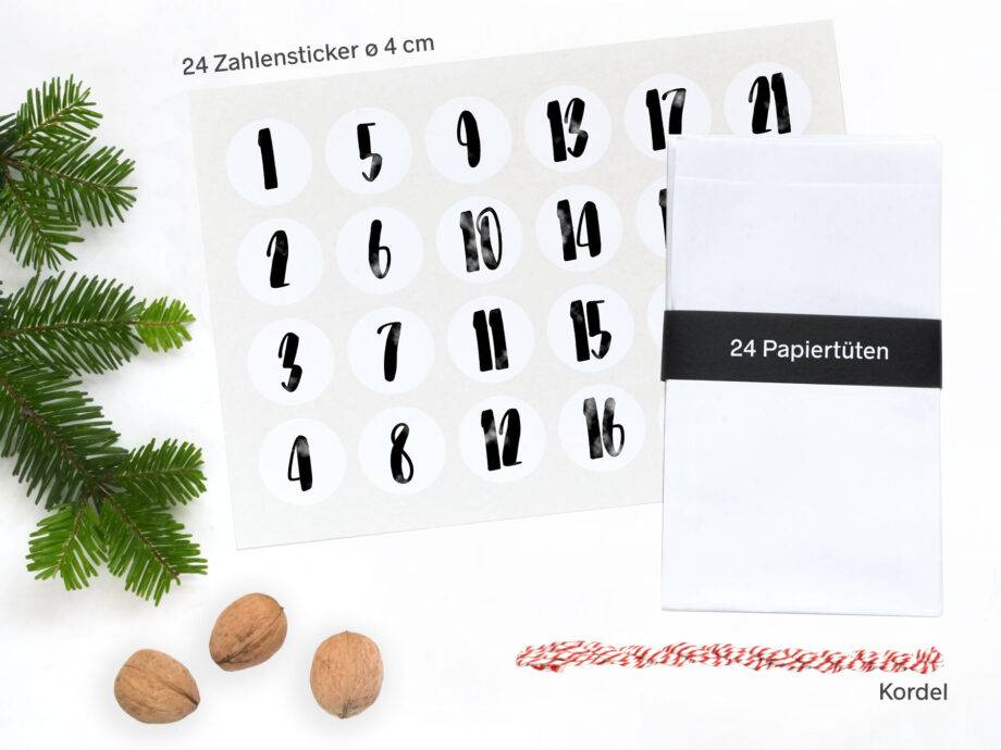 Renna Deluxe Adventskalender Schwarz-Weiß mit Handlettering Exklusive Angebote