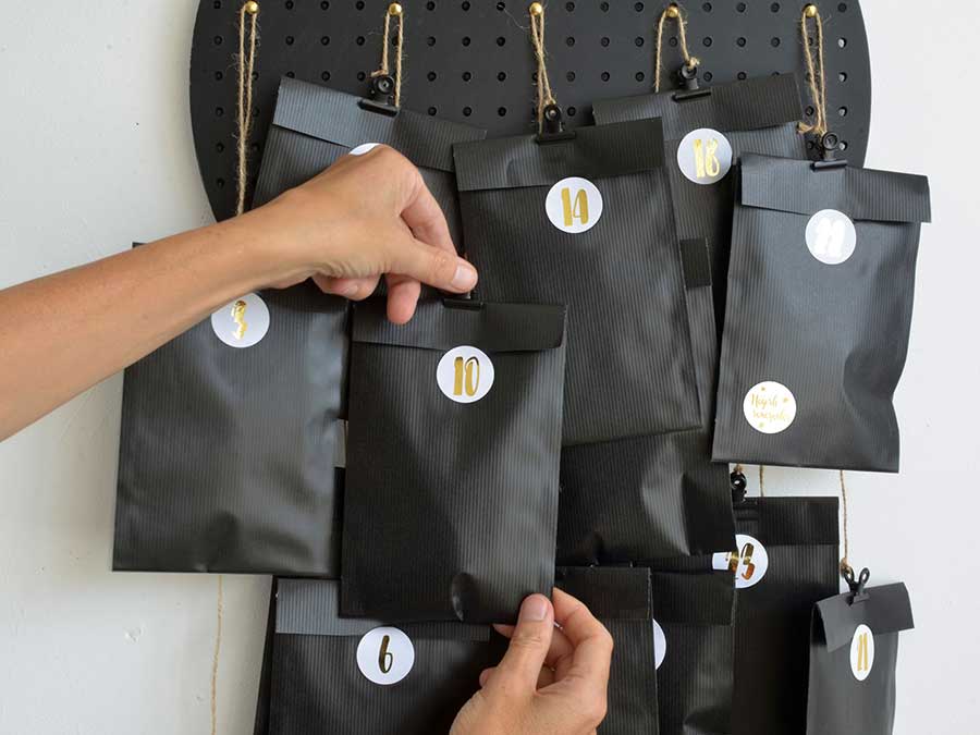 Renna Deluxe RAMADAN Kalender Gold mit schwarzen Tüten Saisonale Angebote