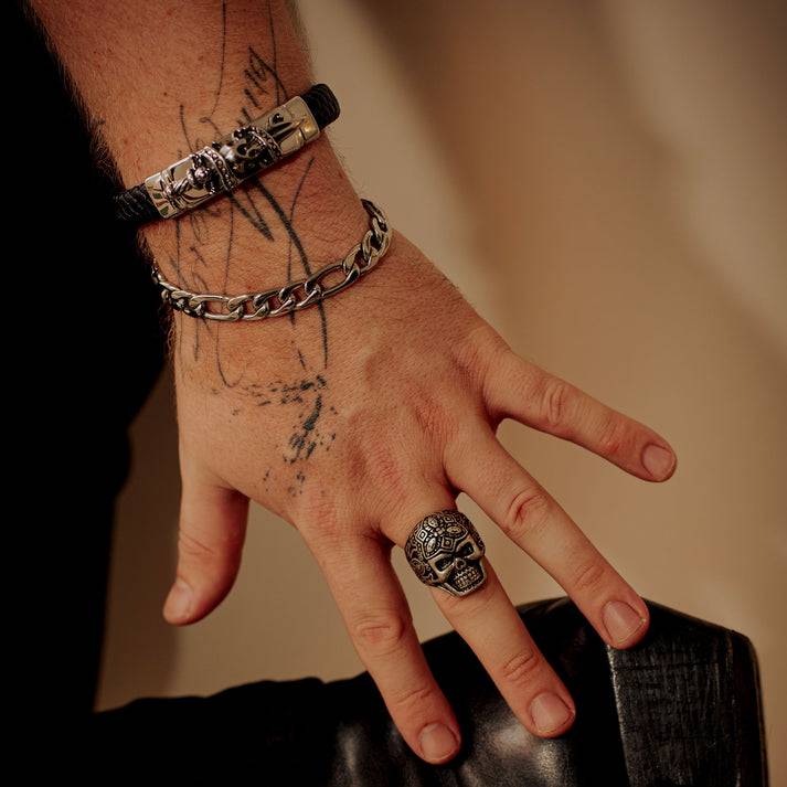 Save Brave Armband Jack mit Totenkopf aus geflochtenem Leder & Edelstahl Speichern exportieren
