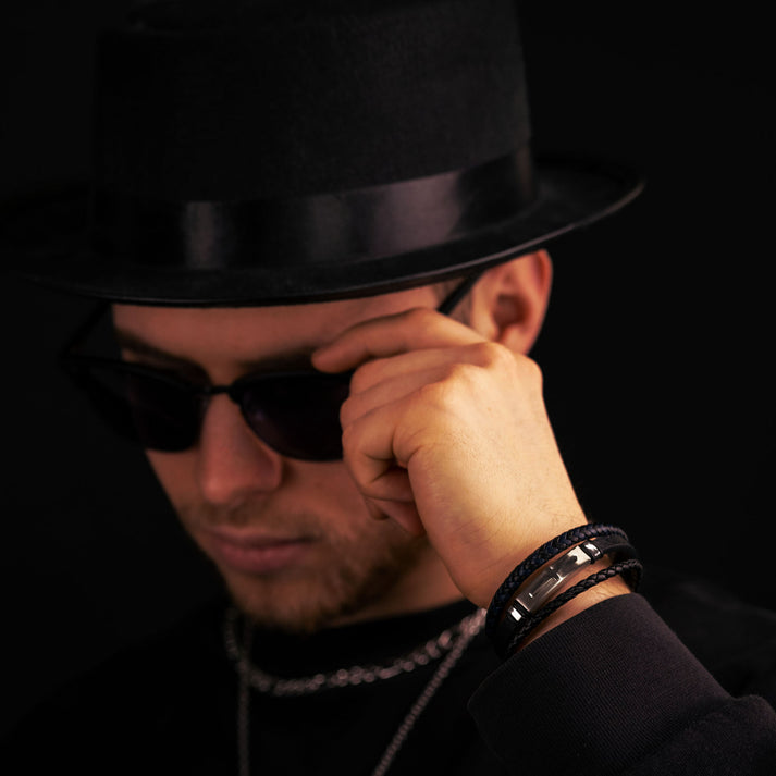 Save Brave Dreifach gewickeltes Lederarmband Logan mit Kreuz Rabatte dieses Monats