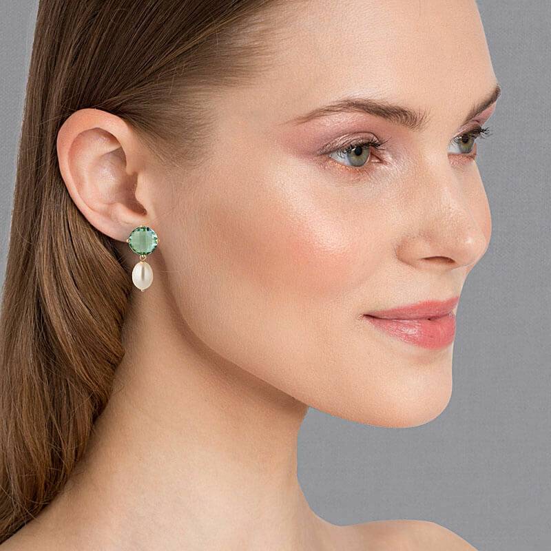 SchwesterSchwester Funkelnde Ohrstecker in Lindgrün mit edler Süßwasserperle Blitzangebot